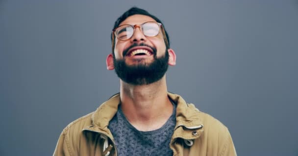 Обличчя Окуляри Або Щасливий Чоловік Сміється Жарту Або Божевільної Комедії — стокове відео