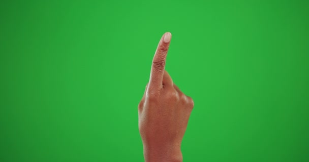 스튜디오 배경에 고립된 화면에서 손가락 커뮤니케이션을 서명합니다 말하기 배경에 의견을위한 — 비디오