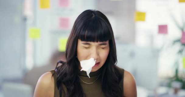 Tejido Estornudo Mujer Negocios Enfrentan Enfermedad Por Virus Gripe Resfriado — Vídeos de Stock