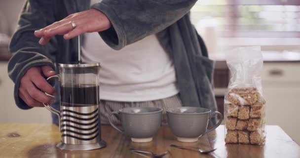 Man Händer Och Kaffe Köket Morgonen För Frukost Dryck Och — Stockvideo