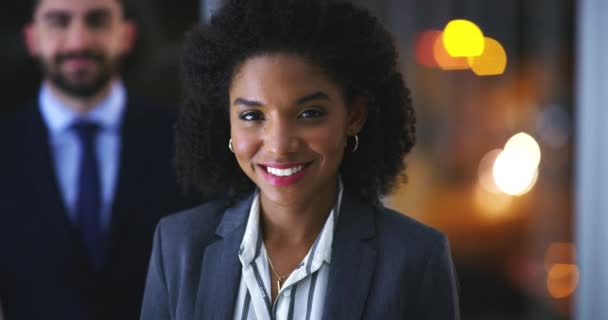 Rostro Sonrisa Mujer Negra Los Negocios Con Equipo Oficina Empresa — Vídeos de Stock