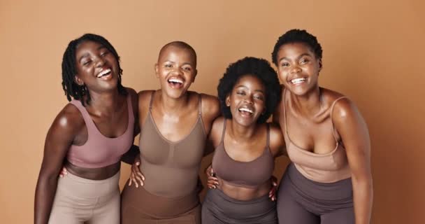 Γέλιο Πρόσωπο Αφρικανικά Μοντέλα Περιποίηση Δέρματος Λαμπερό Δέρμα Αποτελέσματα Που — Αρχείο Βίντεο