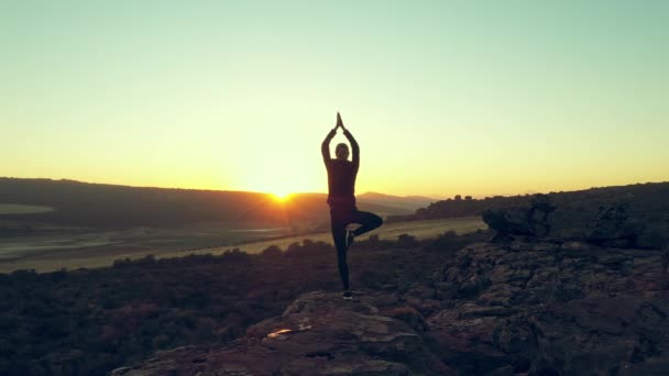 Salida Del Sol Persona Naturaleza Ejercicio Yoga Para Aptitud Paz — Vídeos de Stock