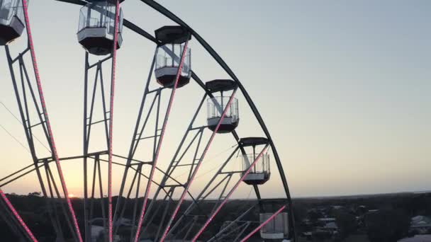 Drohne Skyline Und Riesenrad Für Reisen Stadt Stadtbild Und Freizeitpark — Stockvideo