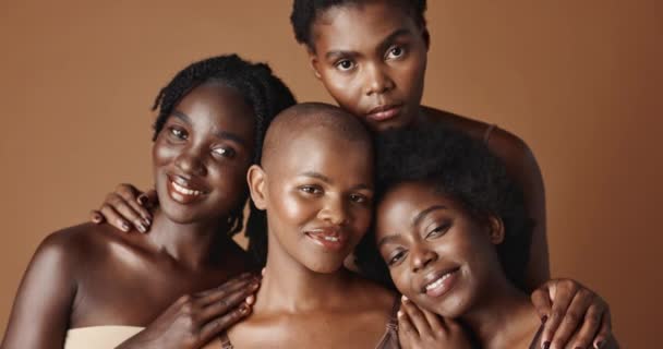 Cuidado Piel Cara Modelos Mujeres Negras Felices Con Piel Brillante — Vídeo de stock