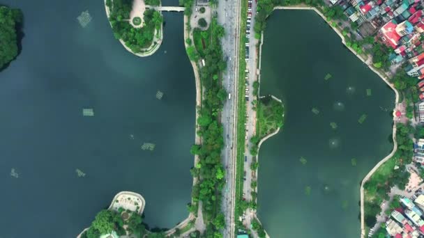 Drone Cidade Tráfego Rua Lago Transporte Com Infra Estrutura Condução — Vídeo de Stock