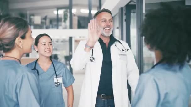 Doctors Teamwork High Five Nurses Hospital Achievement Collaboration Celebration Colleagues — Stock Video