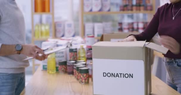Pudełko Darowizna Dobrowolne Lub Puszkowane Jedzenie Potrzeby Prac Społecznych Wsparcia — Wideo stockowe