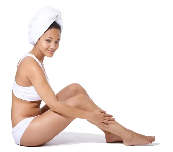 Mutlu Kadın Bacaklar Cilt Stüdyo Portresinde Saç Çıkarma Sonuçları Beyaz — Stok fotoğraf