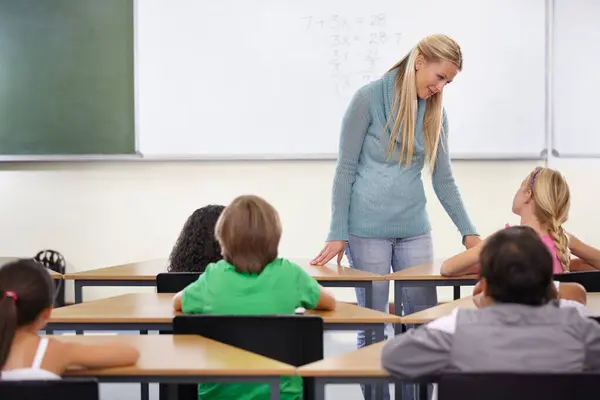 Lärare Barn Och Elever Klassrummet För Lärande Utbildning Och Matematik — Stockfoto
