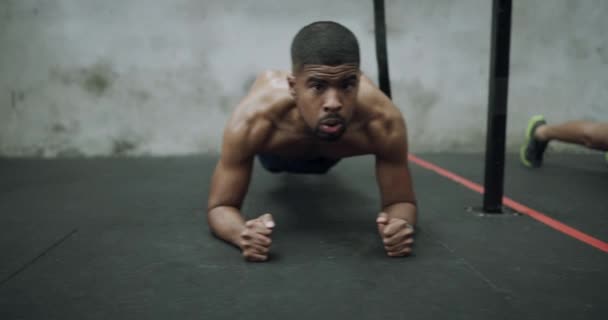 Människor Fitness Och Planking Golvet Gym För Träning Motion Eller — Stockvideo