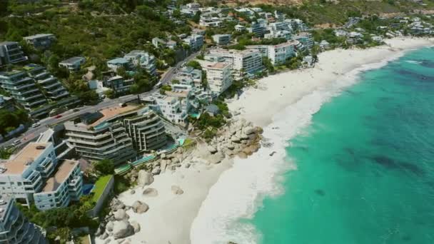 Drone Plaża Budynki Piaskiem Kapsztadzie Wakacje Wakacje Lub Cel Podróży — Wideo stockowe