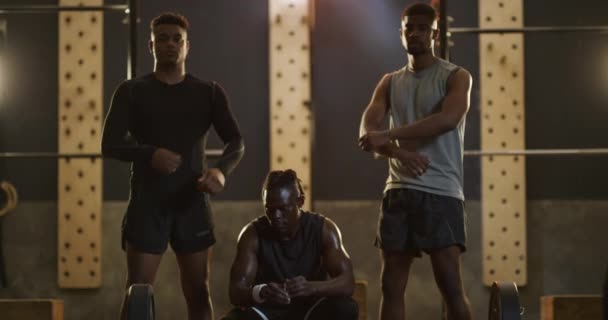 Gezicht Fitnessruimte Mannen Met Fitness Training Wellness Met Teamwork Apparatuur — Stockvideo