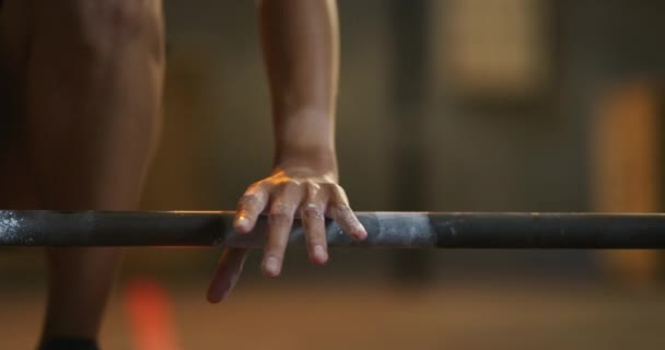 Fitness Bewegung Und Hände Mit Puder Für Gewichte Fitnessstudio Für — Stockvideo