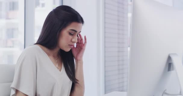 Bizneswoman Ból Głowy Ból Komputerze Copywriting Ostateczny Stres Zagrożenie Zdrowia — Wideo stockowe