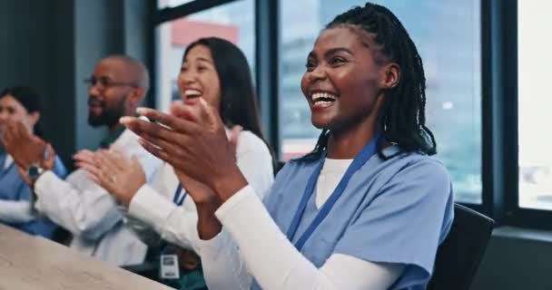 Atención Médica Aplausos Con Enfermeras Médicos Reunidos Con Diversidad Felicitaciones — Vídeo de stock