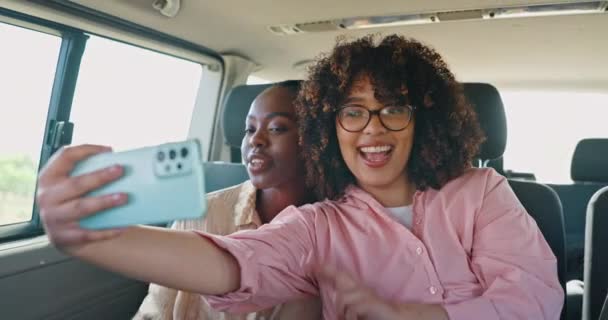 Selfie Sociala Medier Och Vänner Bilen För Bilresa Resa Eller — Stockvideo