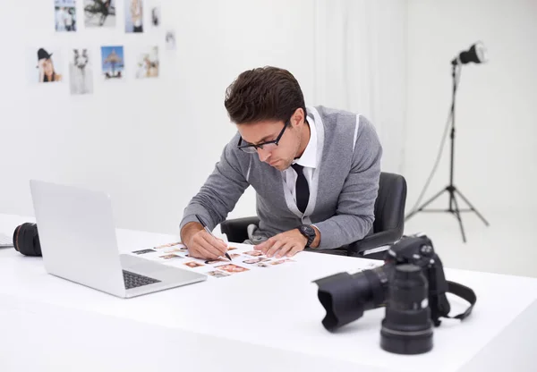 Schreiben Fotografieren Und Bearbeiten Büro Mit Produktion Prozess Und Technik — Stockfoto
