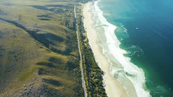 Pláž Pobřeží Horská Cesta Drone Pro Letní Prostředí Dovolenou Nebo — Stock video