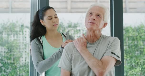 Physiotherapist Old Man Rehabilitation Massage Shoulder Pain Injury Arthritis Accident — Stock Video