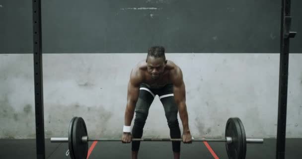 Fitness Barra Atleta Africano Ginásio Treino Exercício Para Treinamento Força — Vídeo de Stock