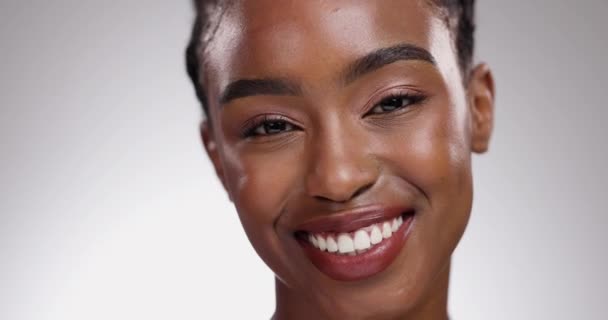 Schönheit Make Und Gesicht Schwarzer Frauen Auf Weißem Hintergrund Für — Stockvideo