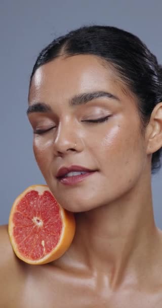 Rosto Toranja Mulher Com Beleza Natural Produto Vegan Eco Friendly — Vídeo de Stock