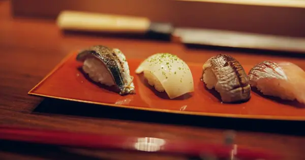 Thunfisch Restaurant Und Japanisches Sushi Zum Mittagessen Roher Fisch Und — Stockfoto