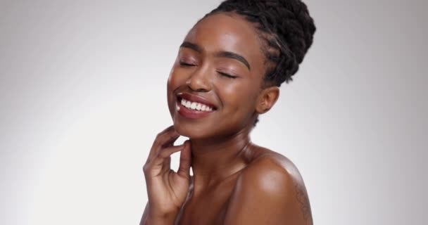 Portré Boldog Testápolás Stúdióban Világító Bőr Wellness Méregtelenítő Kémiai Héj — Stock videók