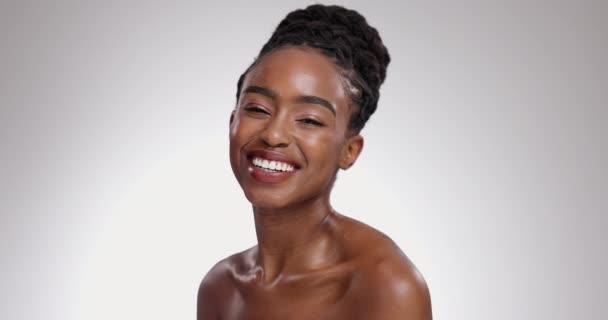 Mulher Retrato Feliz Com Cuidados Com Pele Estúdio Para Pele — Vídeo de Stock