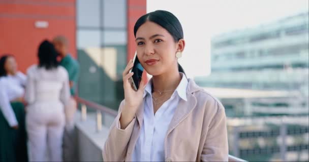 Žena Byznys Telefonem Diskusí Komunikace Vytváření Sítí Venku Plán Nebo — Stock video