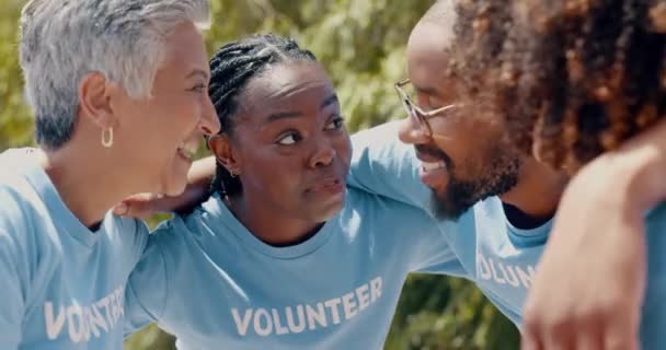Comunidad Grupo Equipo Voluntarios Hablando Aire Libre Juntos Para Caridad — Vídeo de stock