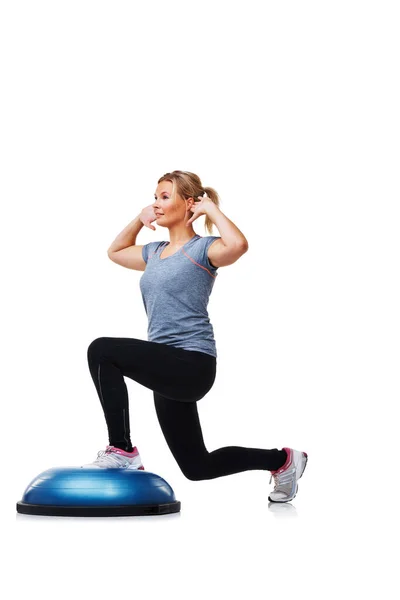 Treinamento Meia Bola Mulher Fitness Fazendo Lunge Para Coordenação Exercício — Fotografia de Stock