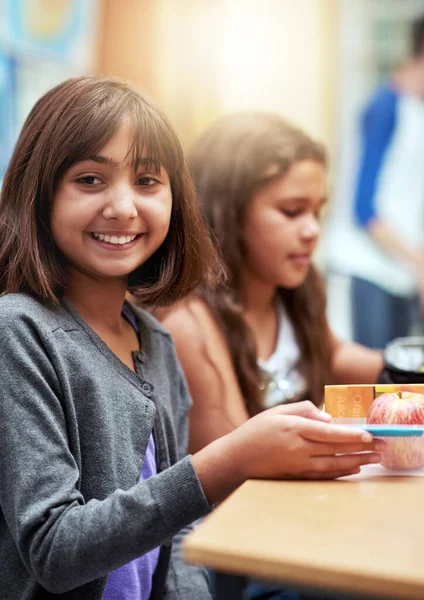 Menina Feliz Retrato Com Almoço Escola Para Recesso Pausa Nutrição — Fotografia de Stock