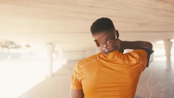 Dostum Boyun Ağrısı Dışarıda Fitness Omurga Zedelenmesi Egzersiz Kas Gerilimi — Stok video