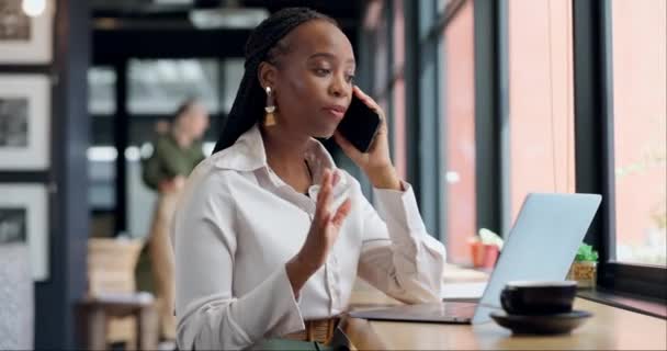 Businesswoman Telefonní Hovor Notebook Kavárně Komunikace Jako Virtuální Asistent Řešení — Stock video