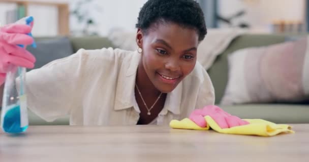 Reiniging Tafel Handschoenen Van Zwarte Vrouw Huis Met Doek Voor — Stockvideo