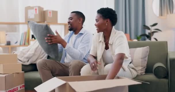 African Couple Boxes Moving Packaging Home Living Room Ready Fresh — Stock Video