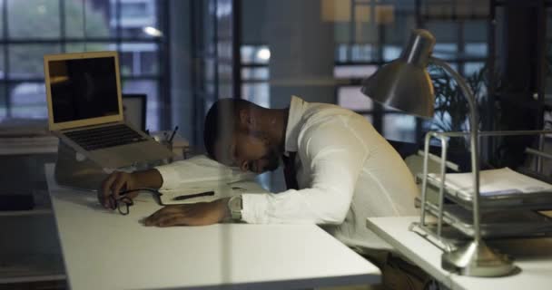 Young Man Tired Sleeping Desk Night Research Accounting Deadline Career — Stock Video