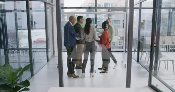 Ноутбук Зелений Екран Ділові Люди Офісі Маркетингу Реклами Або Корпоративної — стокове відео