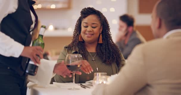 Restaurant Verres Vin Couple Avec Conversation Amour Saint Valentin Avec — Video