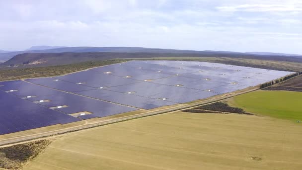 Drone Fazenda Painel Solar Sustentabilidade Energia Renovável Livre Sistema Eletricidade — Vídeo de Stock