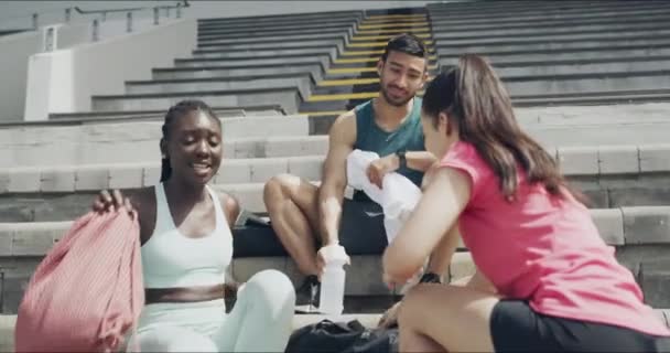 Fitness Relax Urban Mensen Eindigen Met Outdoor Oefening Routine Wellness — Stockvideo
