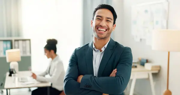 Retrato Hombre Con Sonrisa Confianza Espacio Coworking Gerente Agencia Investigación — Foto de Stock