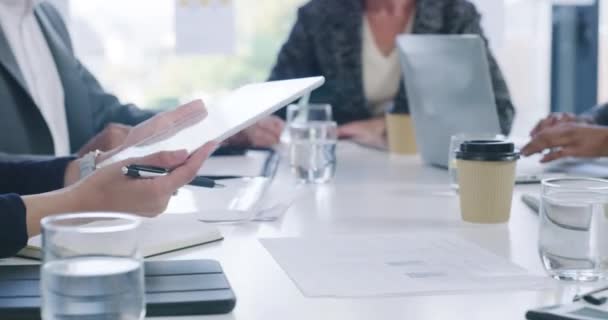 Mãos Negócios Trabalho Equipe Tablet Reunião Para Relatório Análise Dados — Vídeo de Stock