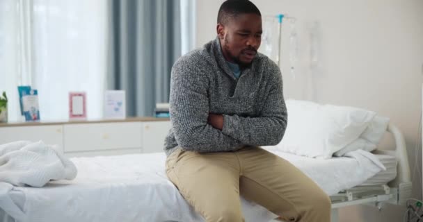 Охорона Здоров Біль Чорношкірий Пацієнт Болем Шлунку Лікарняному Ліжку Медичного — стокове відео