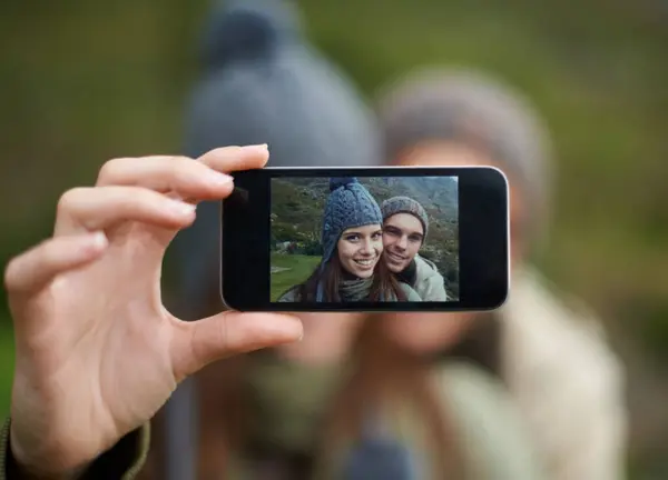 Couple Hiking Smartphone Selfie Nature Camera Capture Moment Outdoors People — Stock Photo, Image