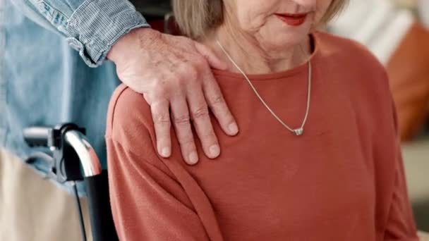 Opieka Nad Parą Dłońmi Osobami Starszymi Wspierająca Lub Powierzająca Opiekę — Wideo stockowe