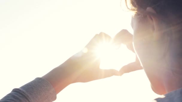 Mãos Forma Coração Amor Bondade Livre Emoji Esperança Cuidado Símbolo — Vídeo de Stock
