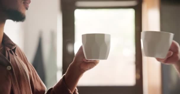 Primer Plano Manos Amigos Con Café Vítores Felicidad Con Descanso — Vídeo de stock